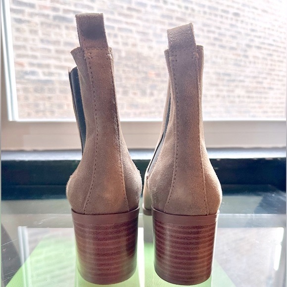 🌸STEVE MADDEN🌸 Rhiannon Chelsea Boot Brown
Suede size 9M - Picture 9 of 11